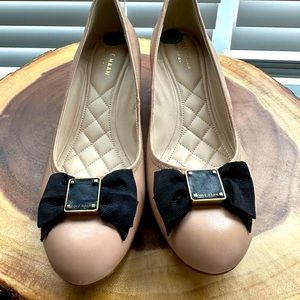 Coke Haan Tali Soft Bow Wedge size 8